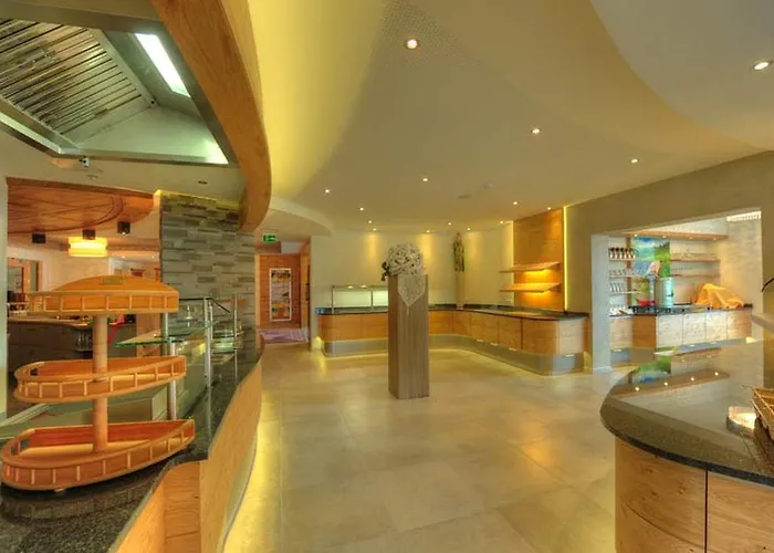 Panorama Отель Ладис